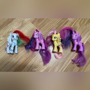 Poor condition my little ponies for customs or restoration.